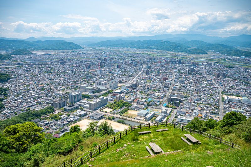 【鳥取県の新制度】賃上げ診断とは？最低賃金引上げ・人件費増に…